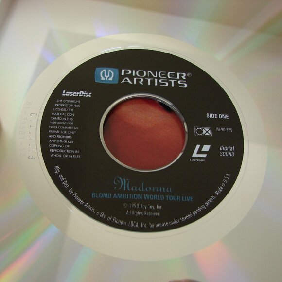 Madonna Blond Ambition World Tour Live Laserdisc 1990 Excellent!!! - Picture 7 of 12